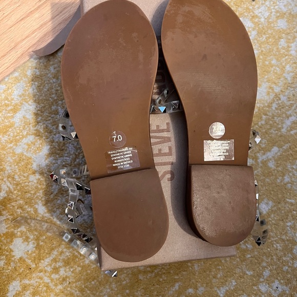 Steve Madden Travel Sandal Rock Stud Clear Ankle Strap - Size 7 - Picture 3 of 4